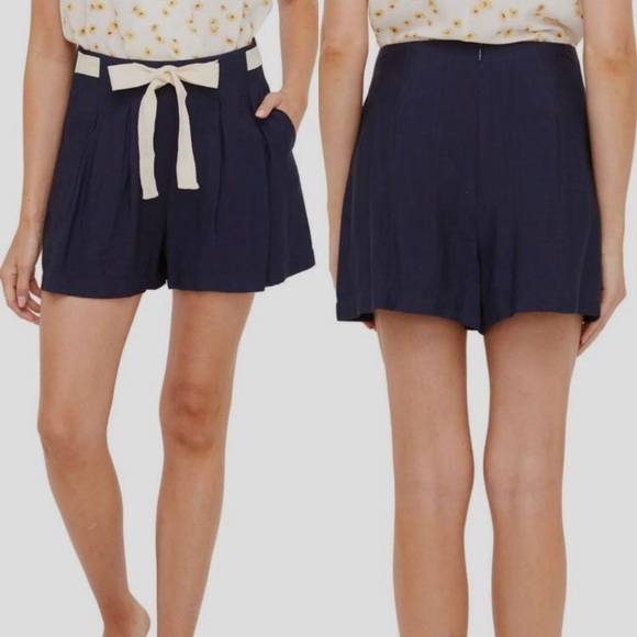 ALL IN FAVOR LOOSE FIT SHORTS - Picture 9 of 15